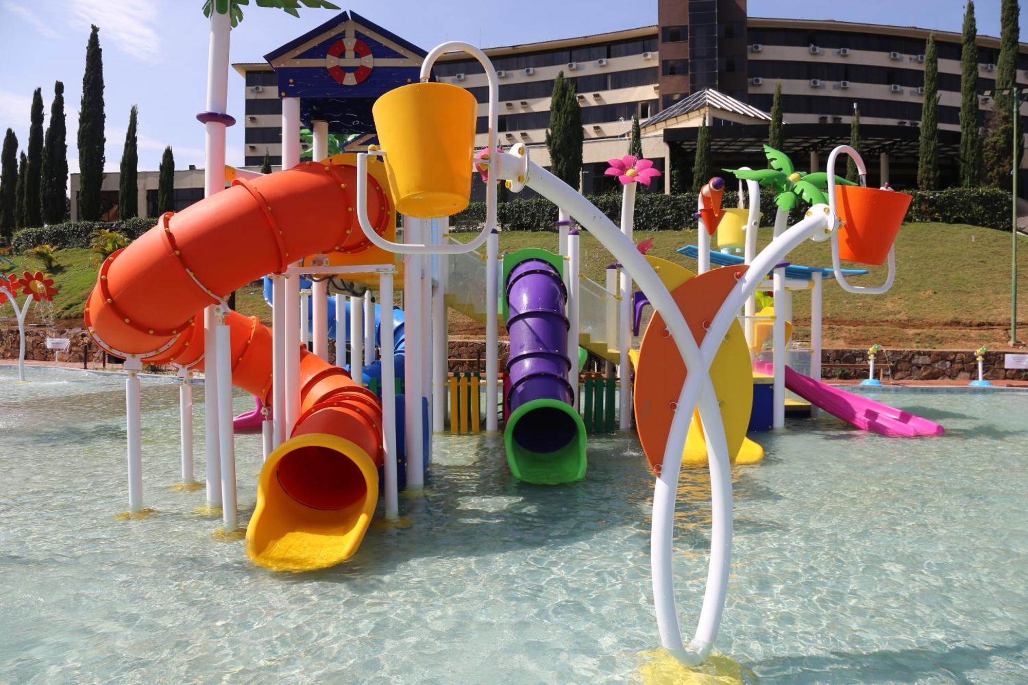 Hotel Golden Park All Inclusive Pocos De Caldas By Nacional Inn Eksteriør bilde A water playground at a hotel