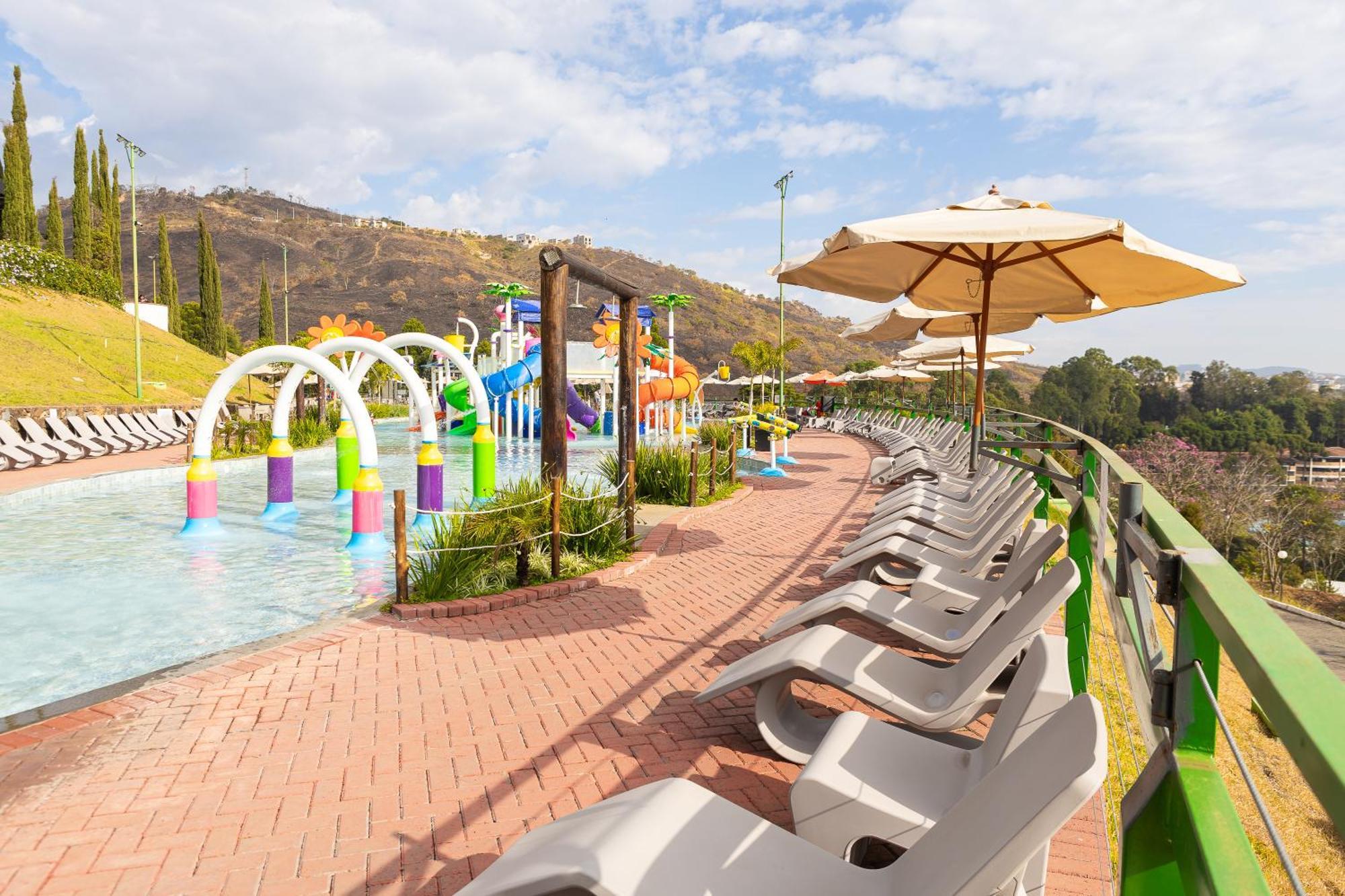 Hotel Golden Park All Inclusive Pocos De Caldas By Nacional Inn Eksteriør bilde The resort's water park