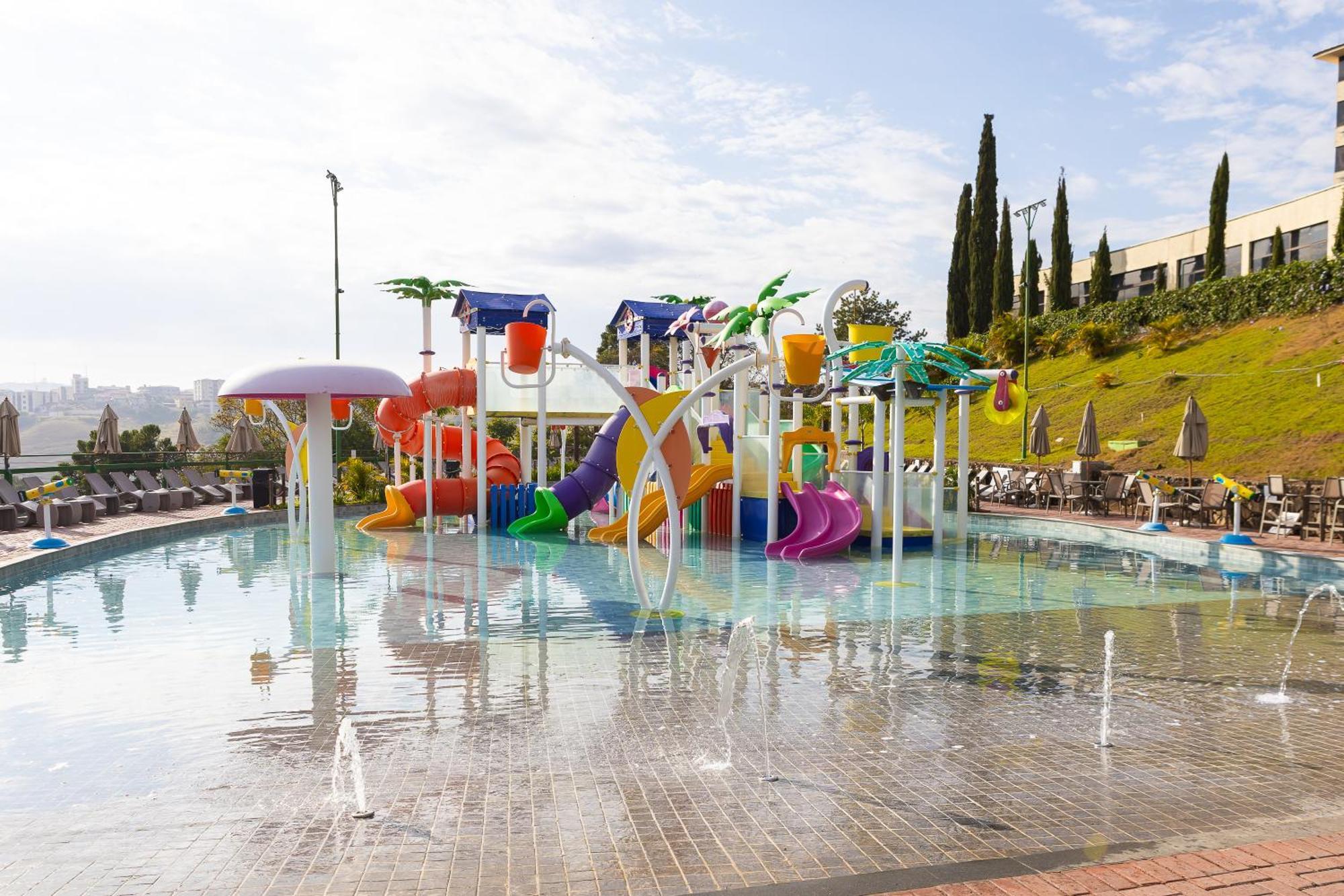 Hotel Golden Park All Inclusive Pocos De Caldas By Nacional Inn Eksteriør bilde Water park